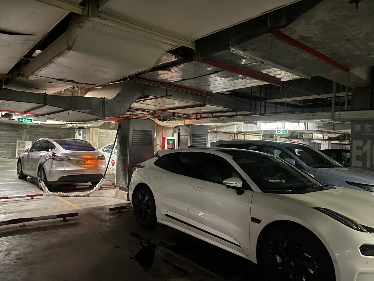 想买电动车，首先你一定要有家用充电桩
要不然那真是无穷烦恼😩😩

平时都是家