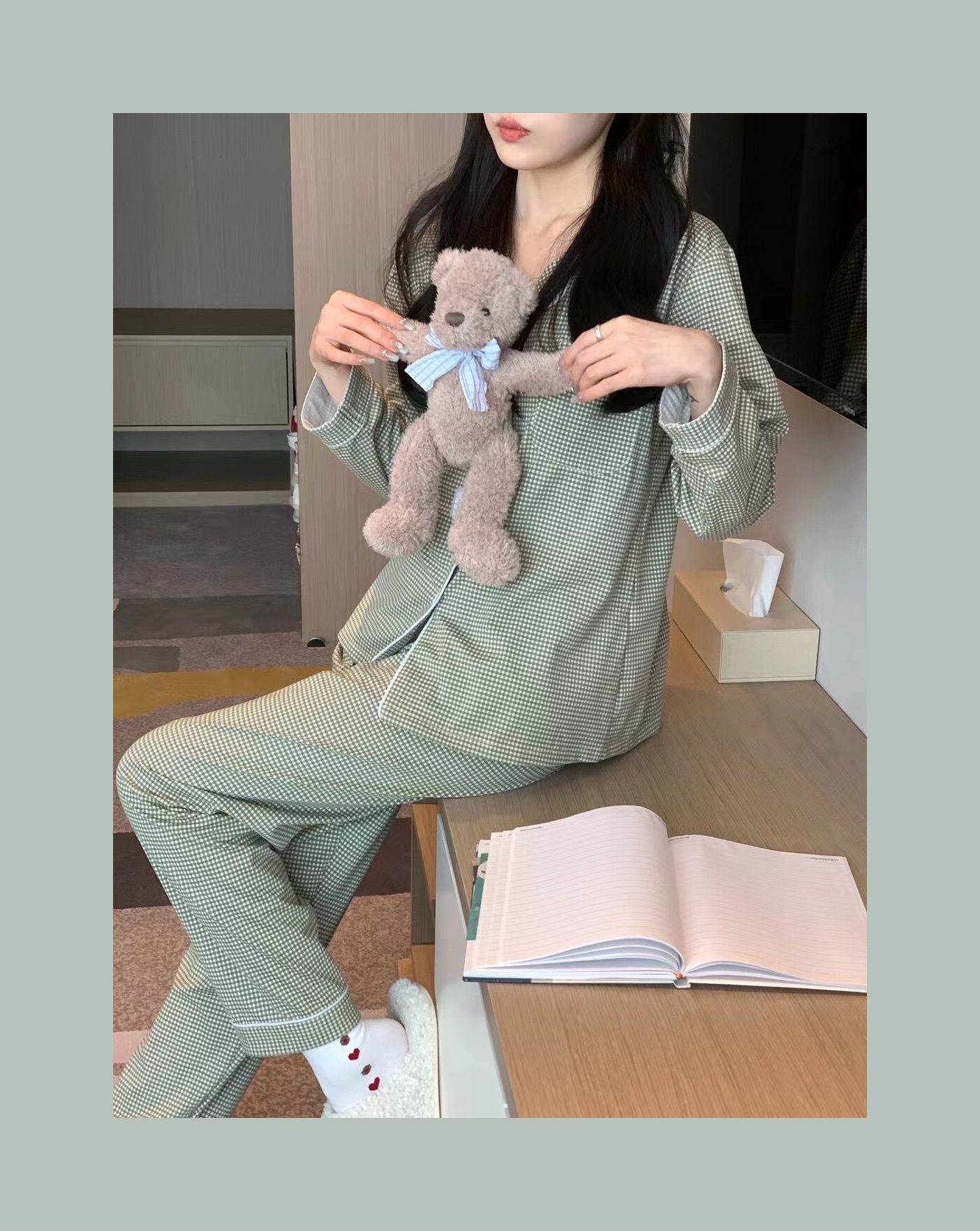 #每天摸鱼打卡#啊啊啊啊啊啊 真的舒服惨了 卸下一身的疲惫 换上喜欢的睡衣 🕯