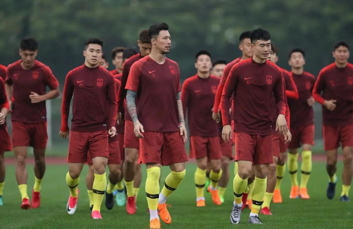  中国足球经历李铁和陈戌源风波之后，一切都要从头开始，要重新选足协主席，虽然选了