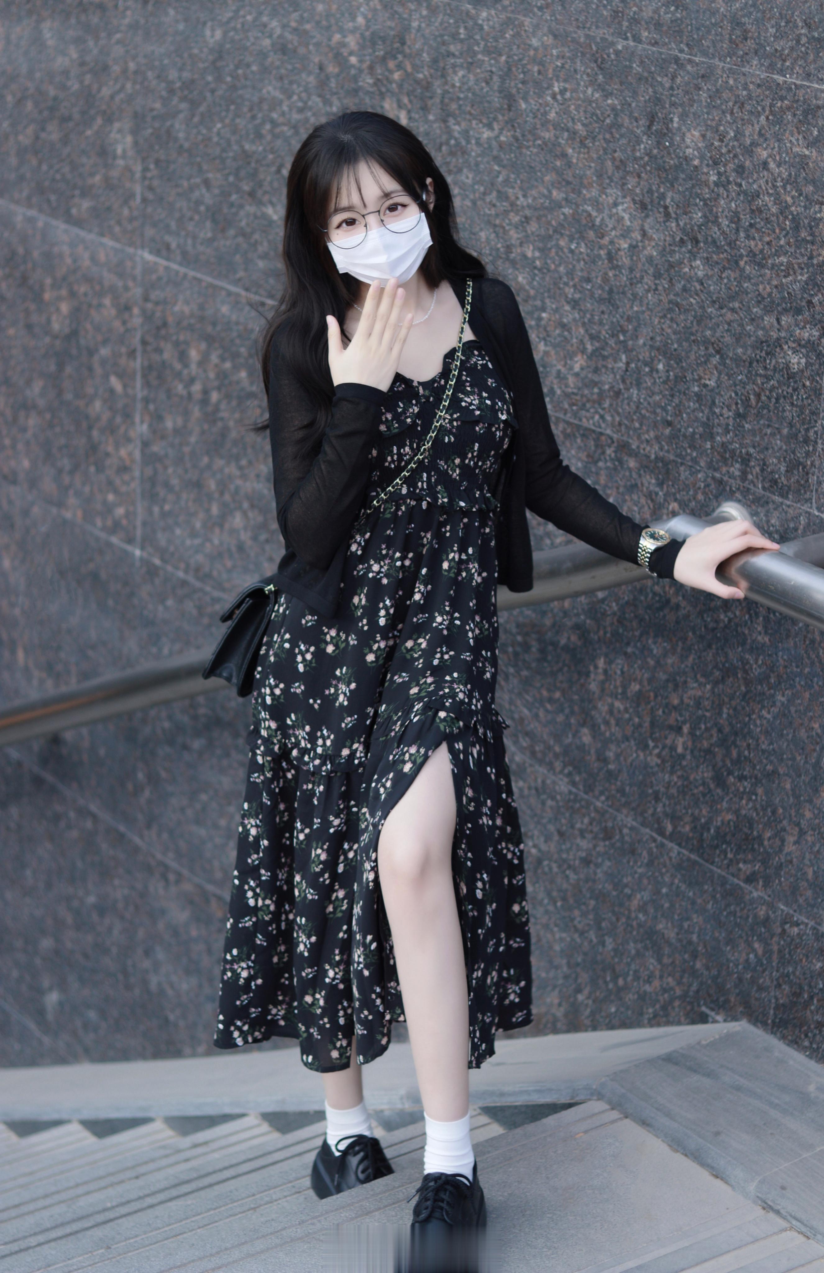 能叫声美女吗 反正嘴闲着也是闲着～ ​​​