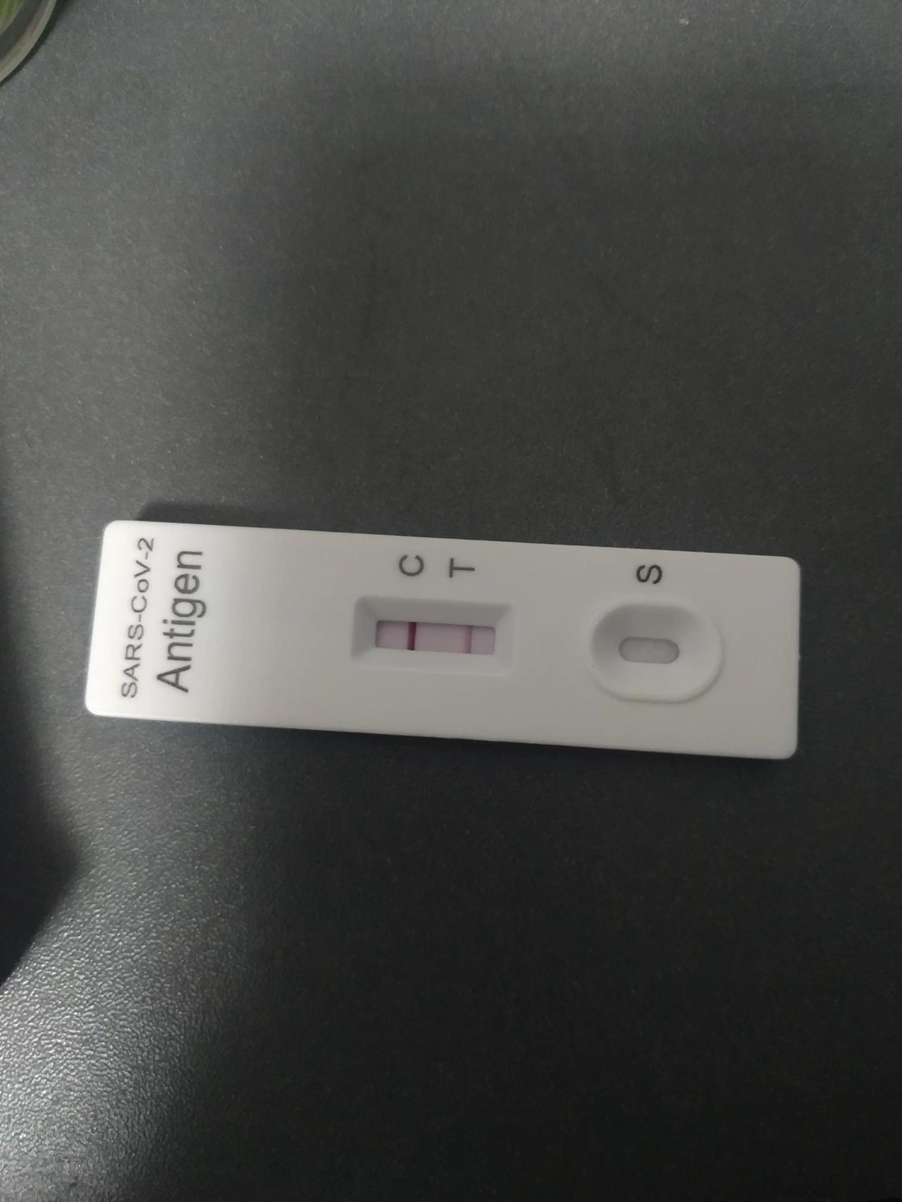 今天症状明显好转，但没有网上说的那么好，可能因人而异吧！
体温仅保持低烧状态(3