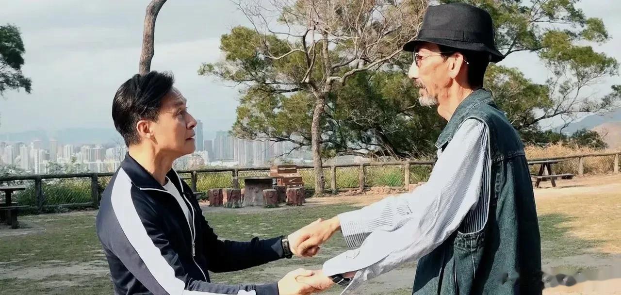 没想到多年后，“胖头陀”和“慕容复”还能再次重逢，真的是岁月如梭，当年看他们戏的