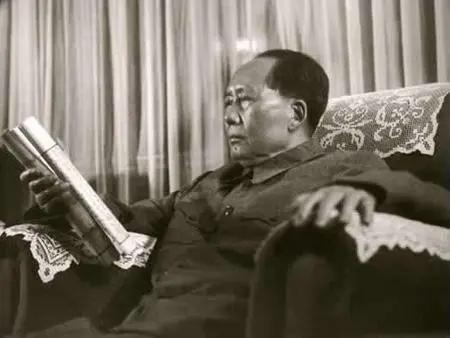 1971年4月6日深夜，毛主席