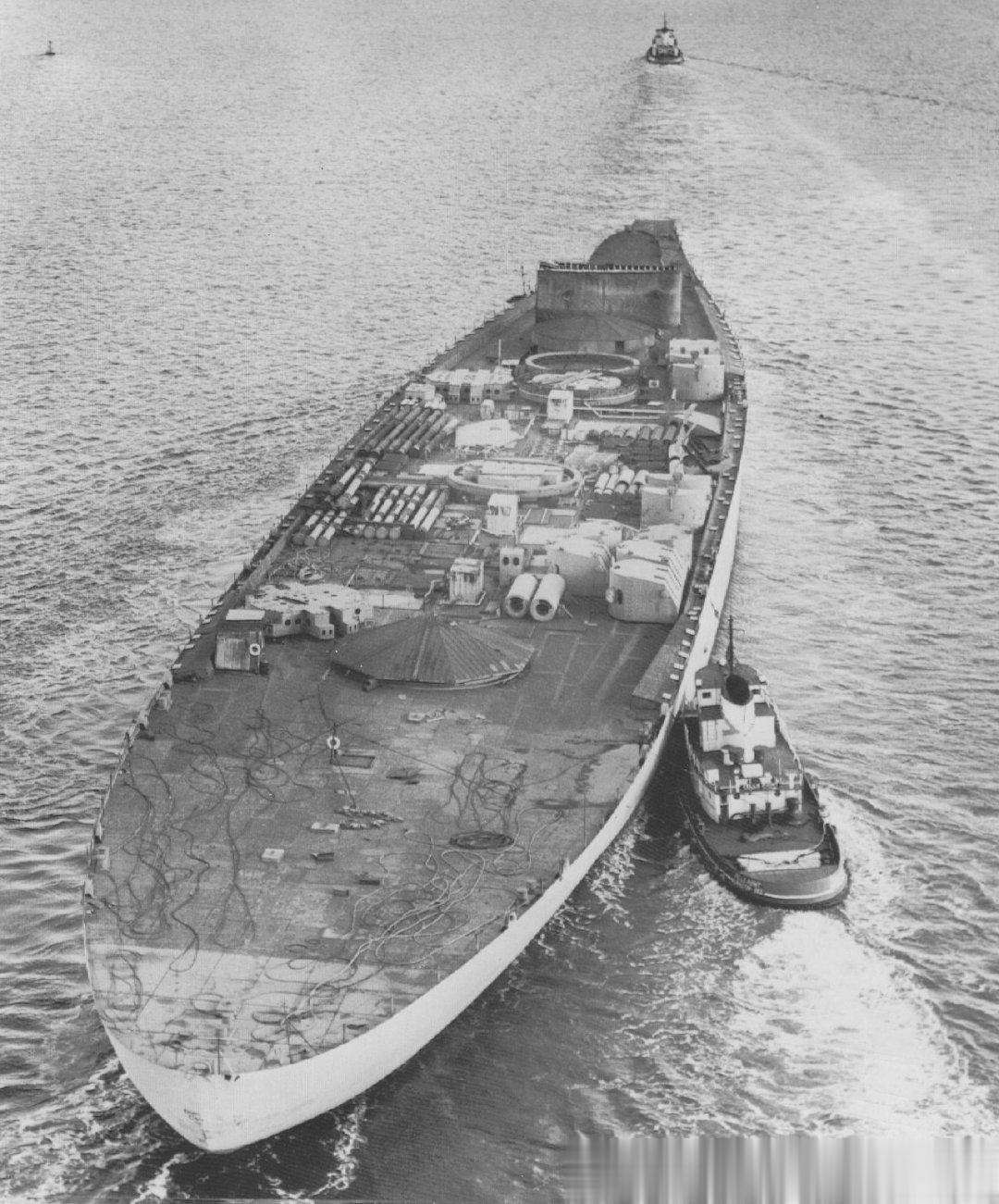 1958年10月，美国海军“肯塔基”号战列舰的舰体（此时上层建筑和主炮等武器装备