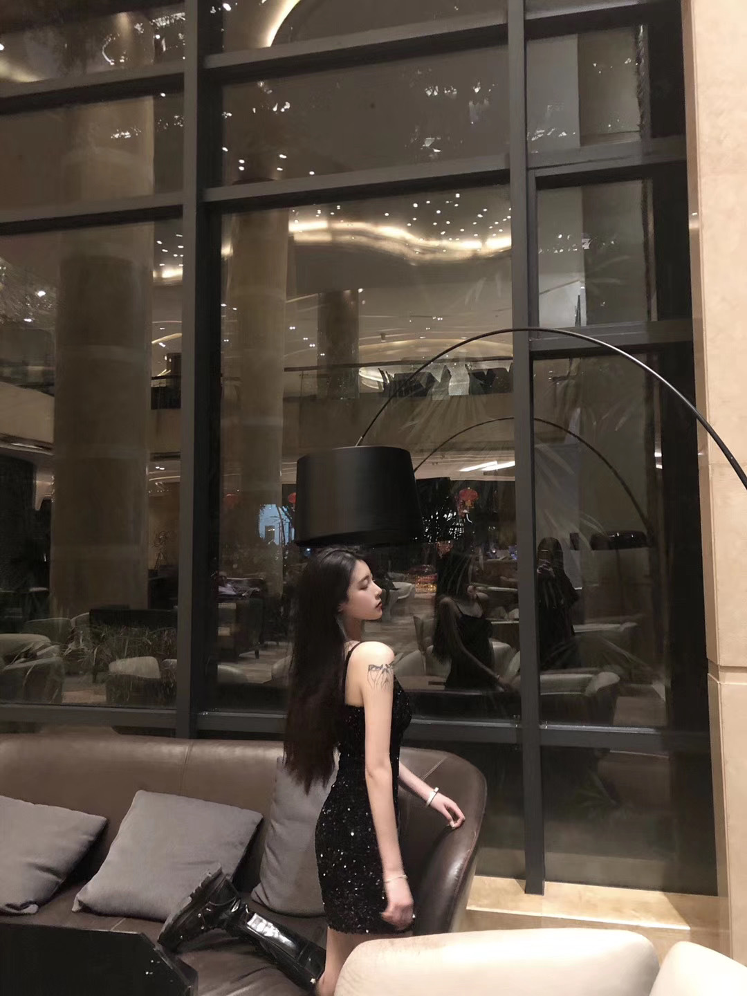 一  #情绪Leo# #清纯御姐#,#美妆搭配# ​​​