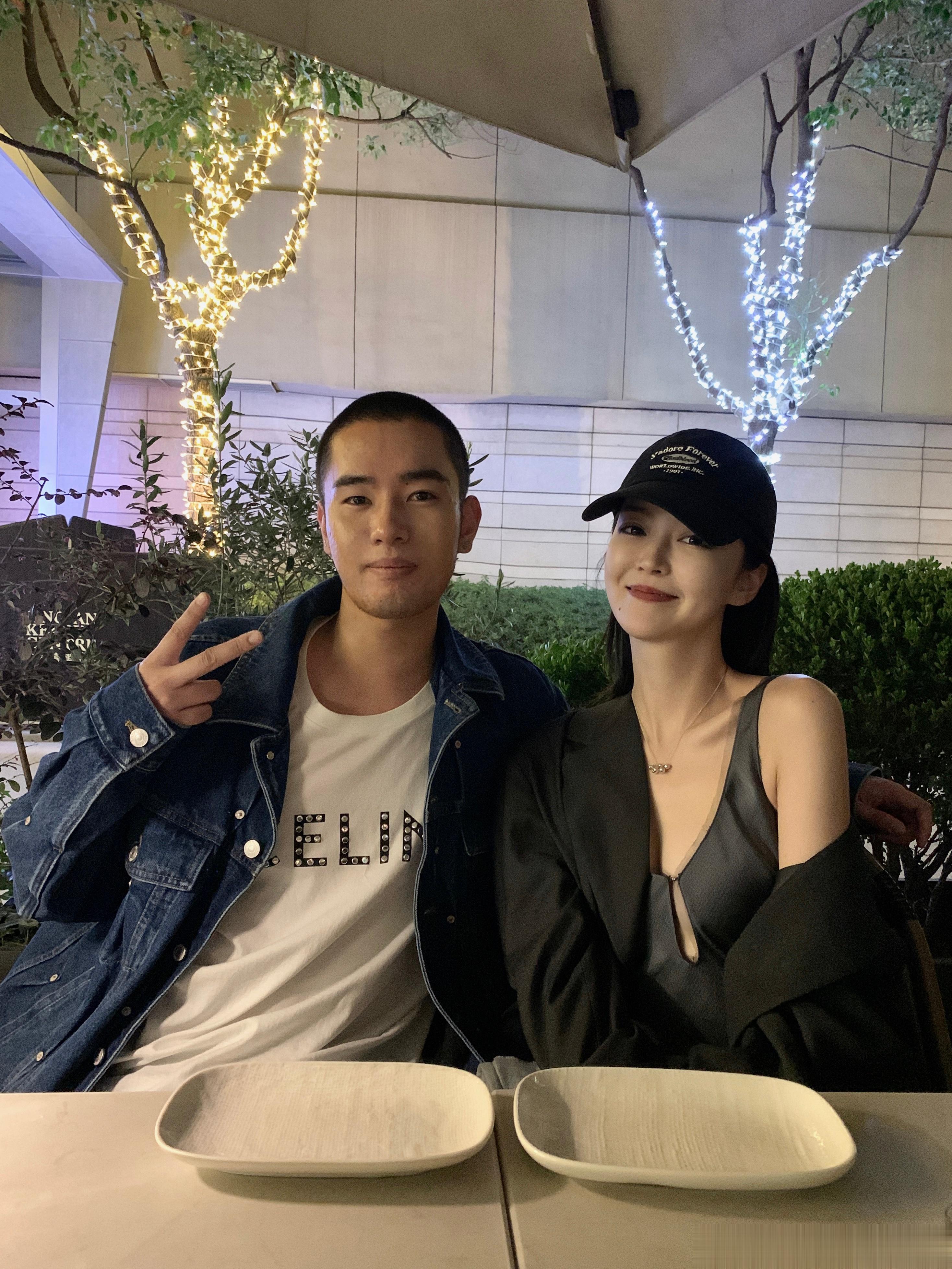 辣妹组合哈哈哈哈 ​​​