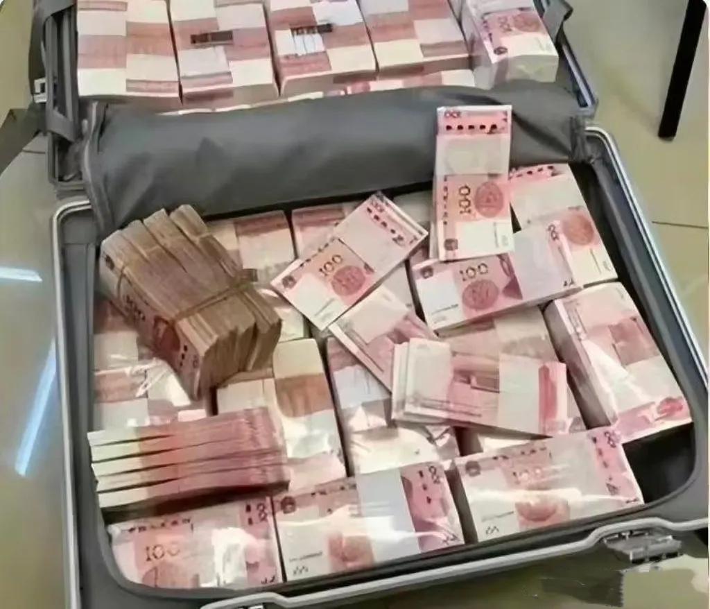 500万现金和美女二选一的梗，相比大家都幻想过，假如你碰到这样的抉择，你会怎么选