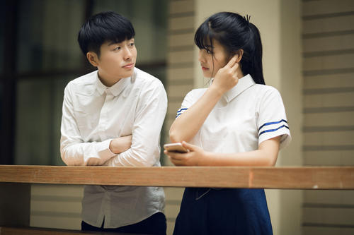 其实分手后，影响你们能不能复合的，是当你提出和好后，对方那1秒钟的决定。为什么这