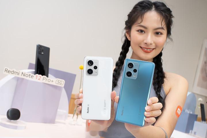 早上好[心][心][心]三月下旬，小米在湾湾推出了四款红米手机：Redmi No
