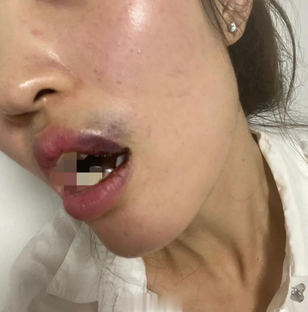 老子出轨告女友，牢狱之灾送给你儿子家暴揍女友，劈腿自诩是恩赐。一家奇葩，永久封杀