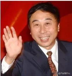 冯巩，相信很多人都很熟悉这个名字。他是中国著名的相声、小品、电影演员，也是民革中