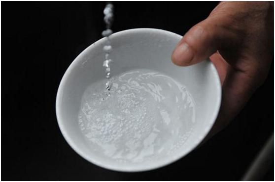 烟酒店老板不愿意说的2的秘密，知道后省下一辆车钱绰绰有余。

我发小家里就是开烟