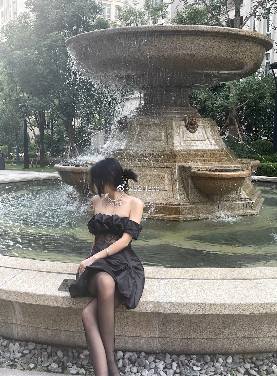 面具戴久了，真成你脸了。面具摘掉了，真是太狗了。 ​​​
