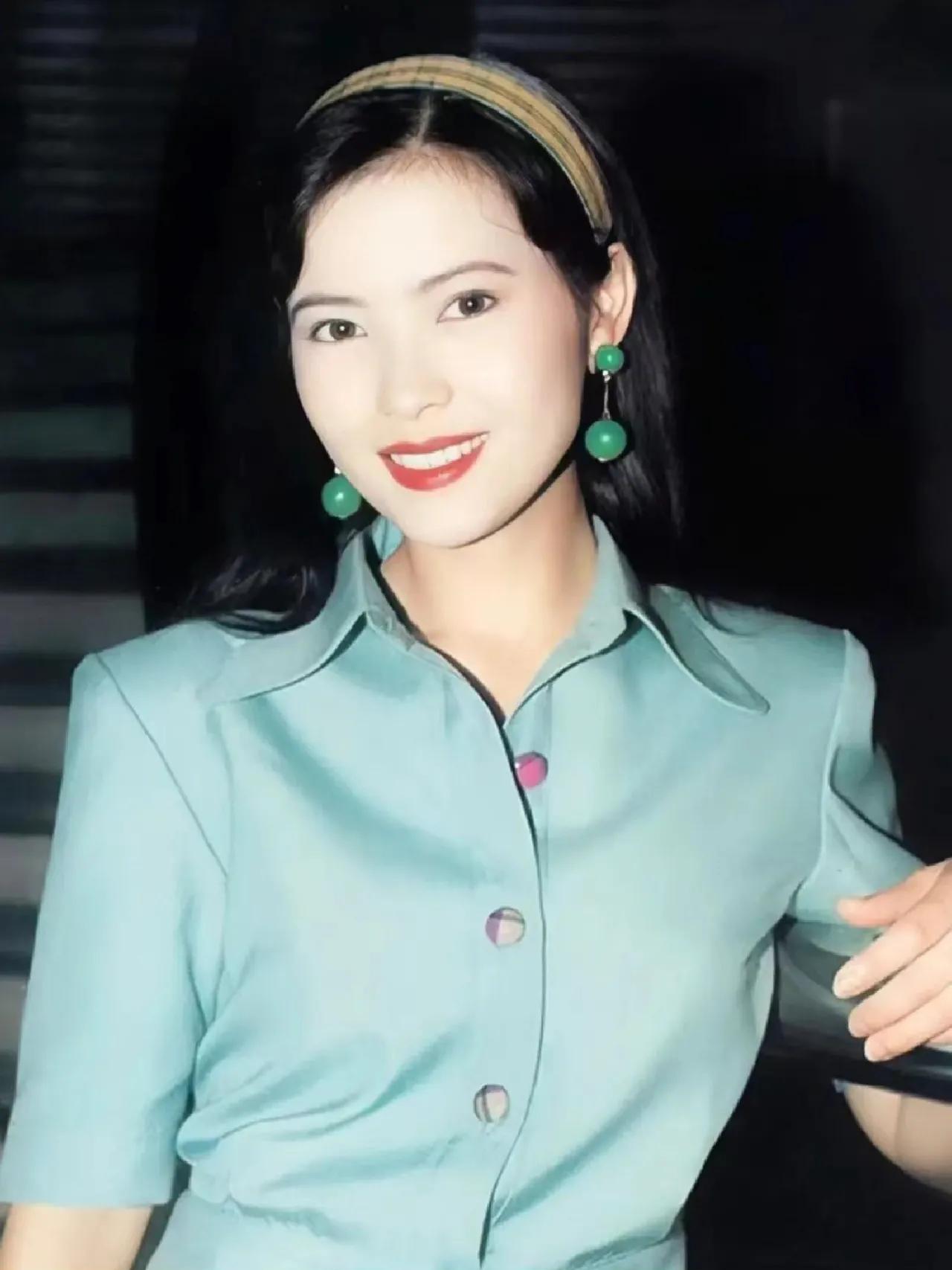 蓝洁瑛为何会混的那么惨？
从当红影后混到穷困潦倒的乞丐婆，她的一生大起大落。55