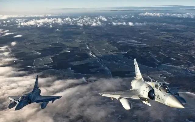 拒绝无理要求！我囯当场退掉40架战机，俄罗斯直呼霸气！

对一个国家来说，加强国