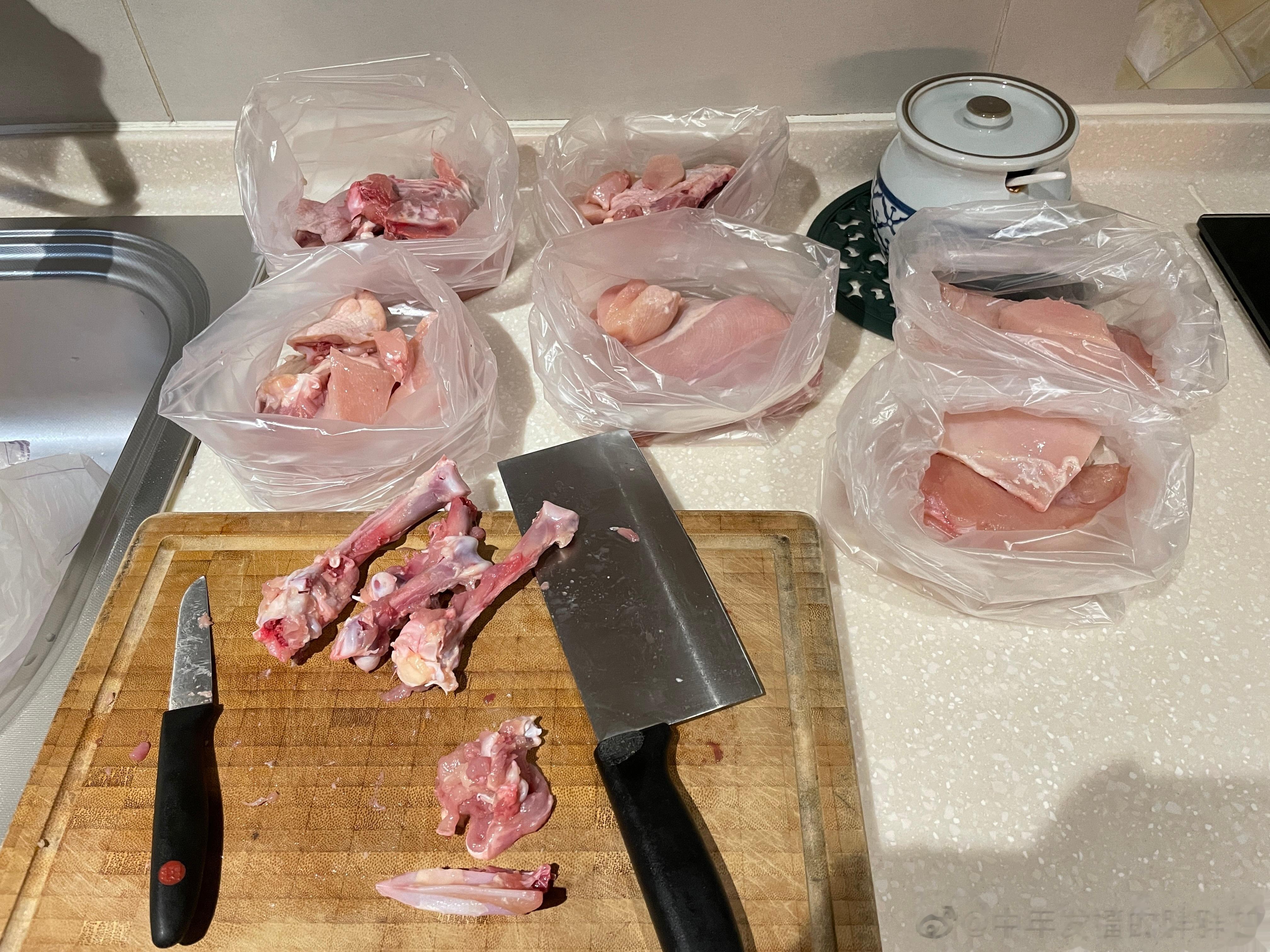  年前给灰灰买的肉，再也不买鸡