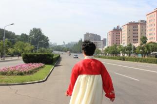 朝鲜工资四五百，为何百姓生活幸福满足？其一项福利美国都比不了
 
你敢信吗？隔壁