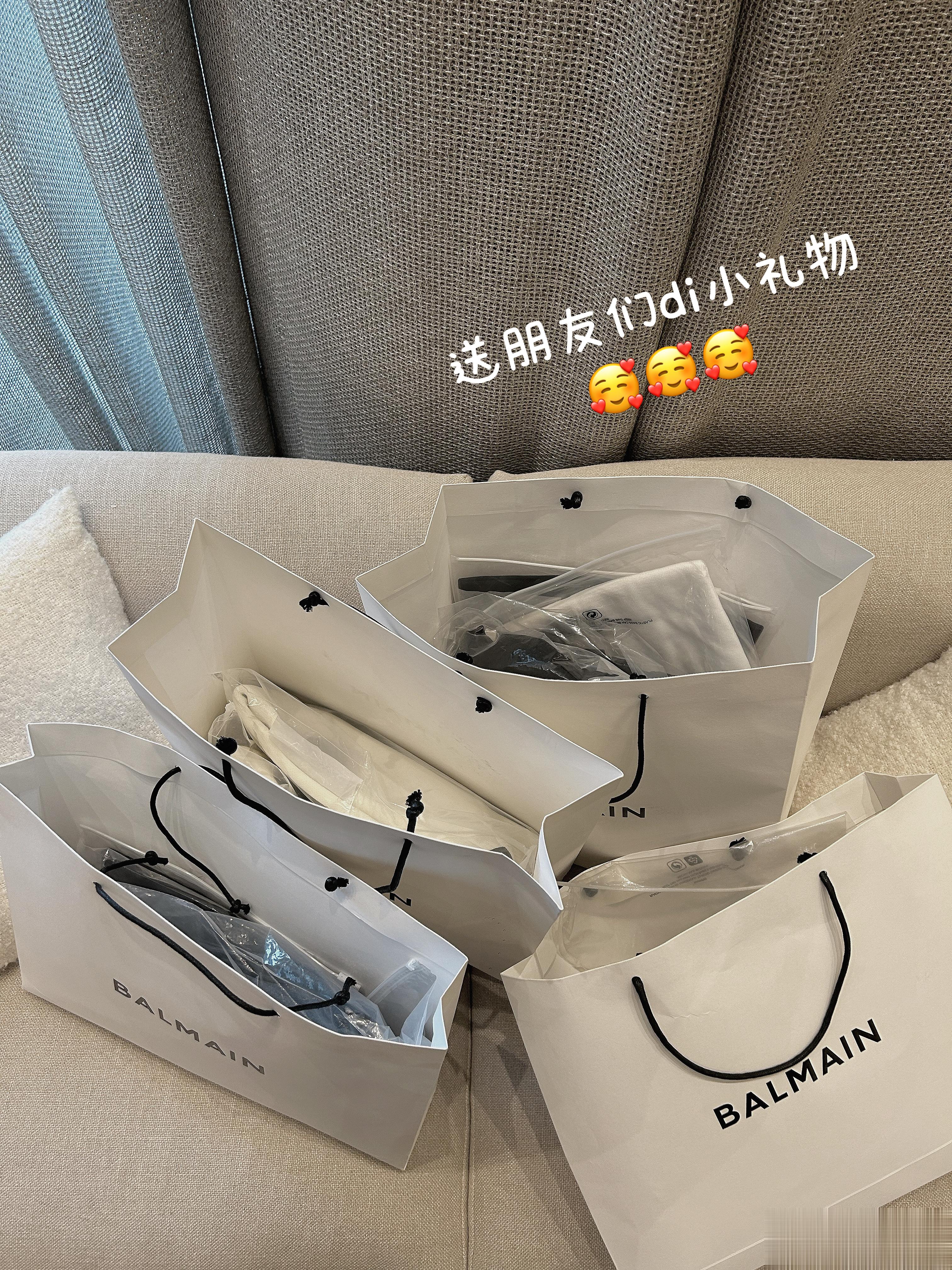 她什么都不在乎 所以她一直漂亮 ​​​