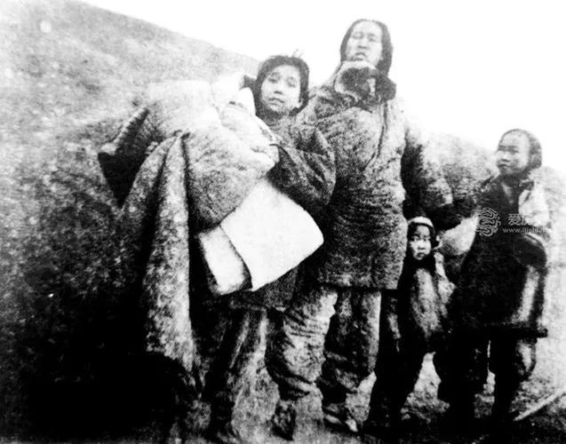 1936年，日军对怀孕7个月的赵玉仙用刑，她宁死不屈。突然，日军军官将刺刀放在她