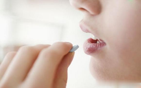 #用药指南# 眼睛肿？不，这是过敏主诉：流感一周多了，今天突然眼睛肿，肿得很快很