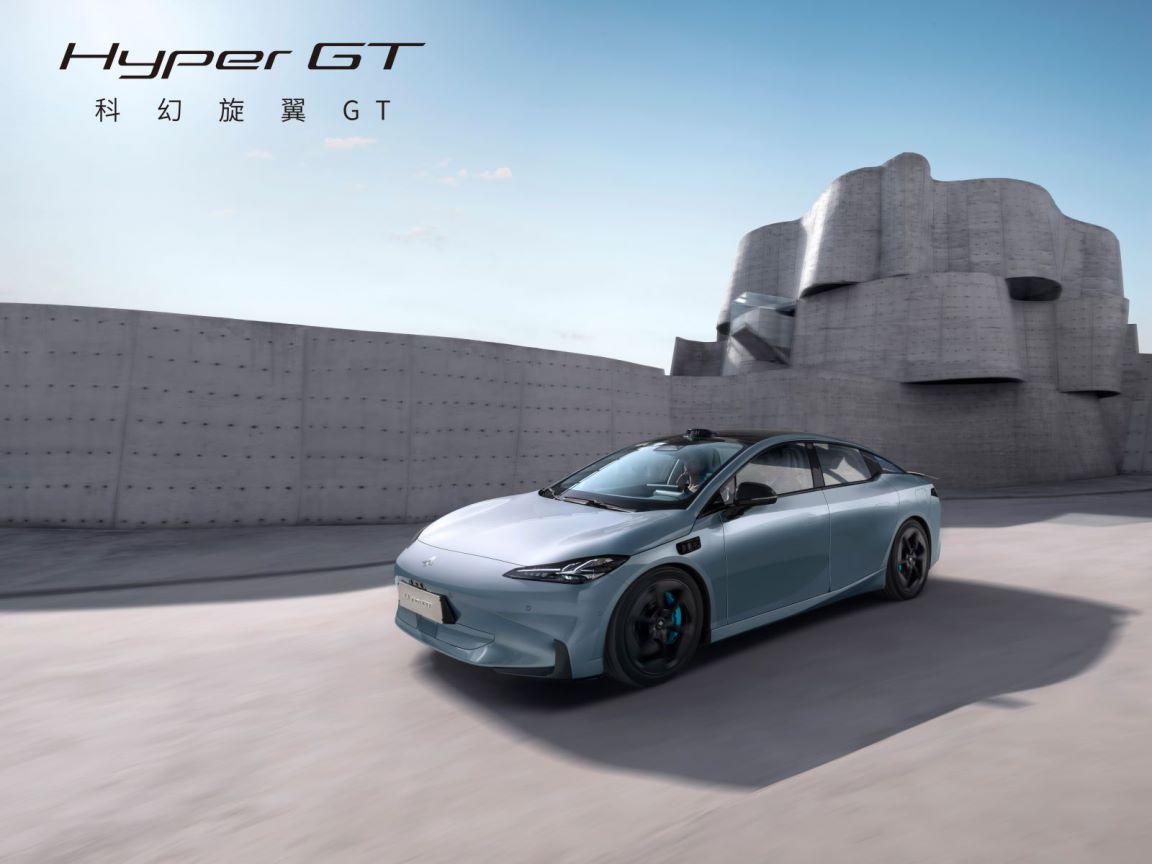 Hyper GT，一台采用全新LOGO、全新平台和全新电子电器架构量产车型，埃安