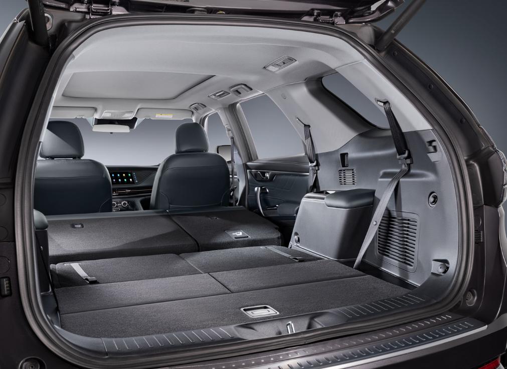 定价一降再降；颜值这次没人吐槽了；变速器升级到8AT了。

从消费者角度，可以说