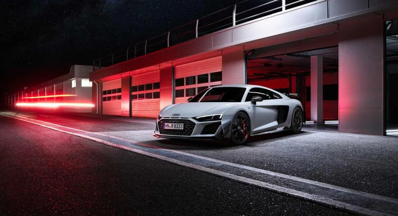 2023 Audi R8 V10 GT RWD 
  
最后搭载V10发动机的奥