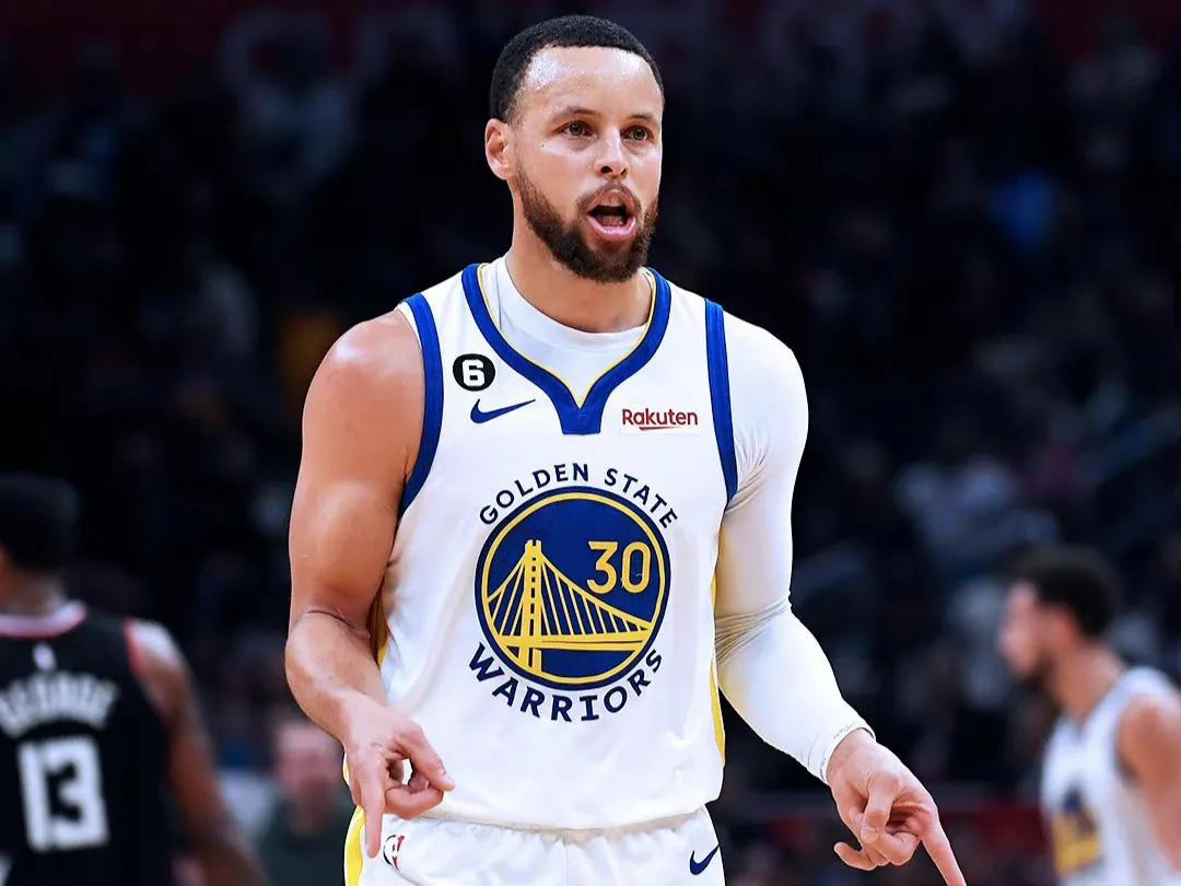库里三分得分破万 空砍50分仍有信心冲冠

NBA常规赛，勇士客场以126比13