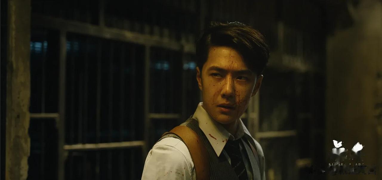 王一博去拍《无名》竟被“关”进了酒店，手机也被收走了，只因导演程耳的一句话。

