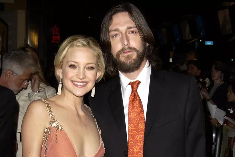 凯特·哈德森 (Kate Hudson ) 敞开心扉讲述了她初婚背后的旋风般的爱