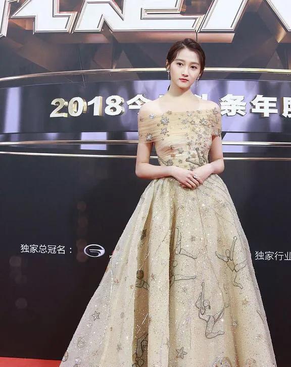 曾被列为娱乐圈“最不会穿”的女