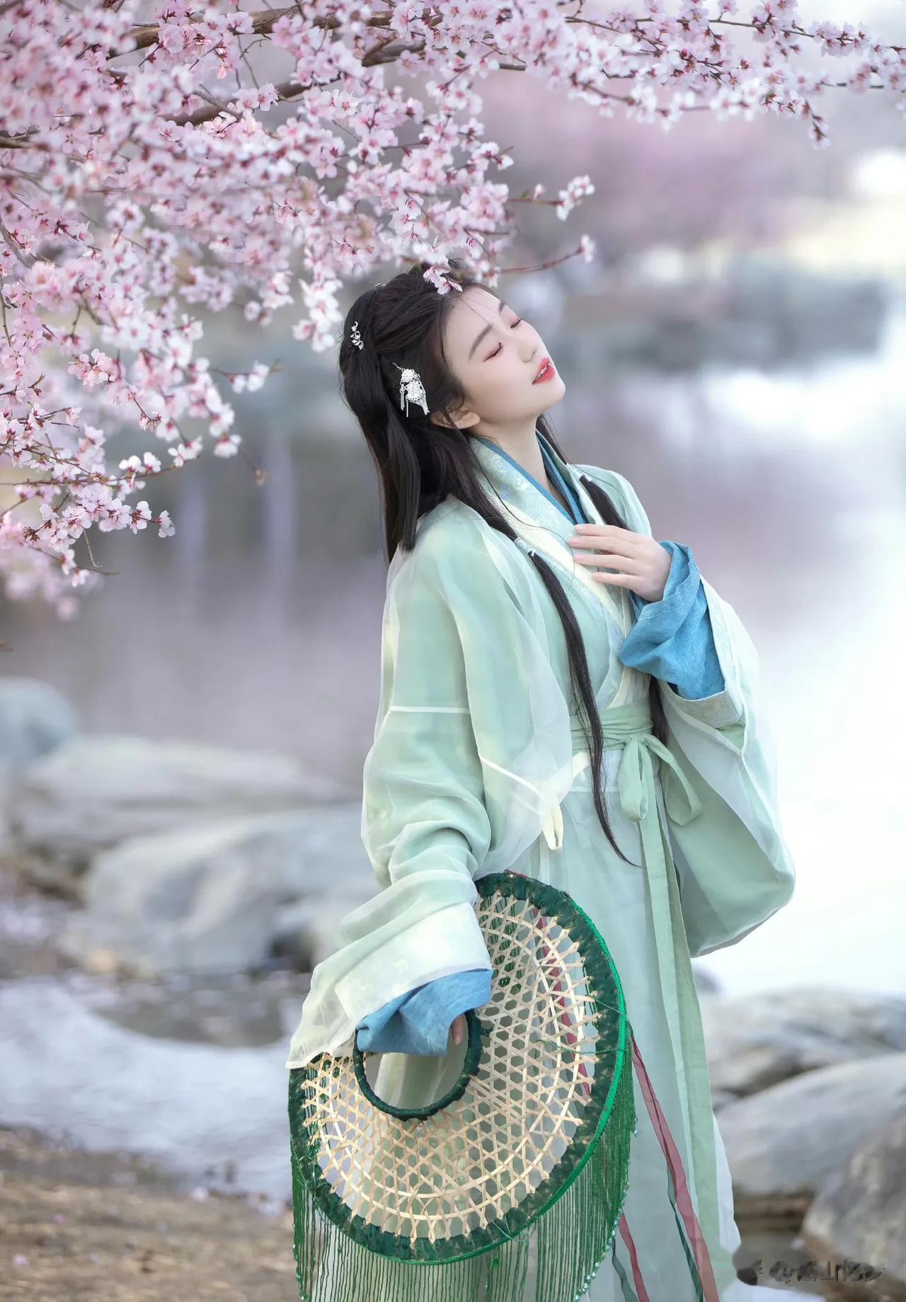 这世间，贤人有贤人的活法，君子有君子的坦荡，小人有小人的门道，愚人有愚人的执着睡