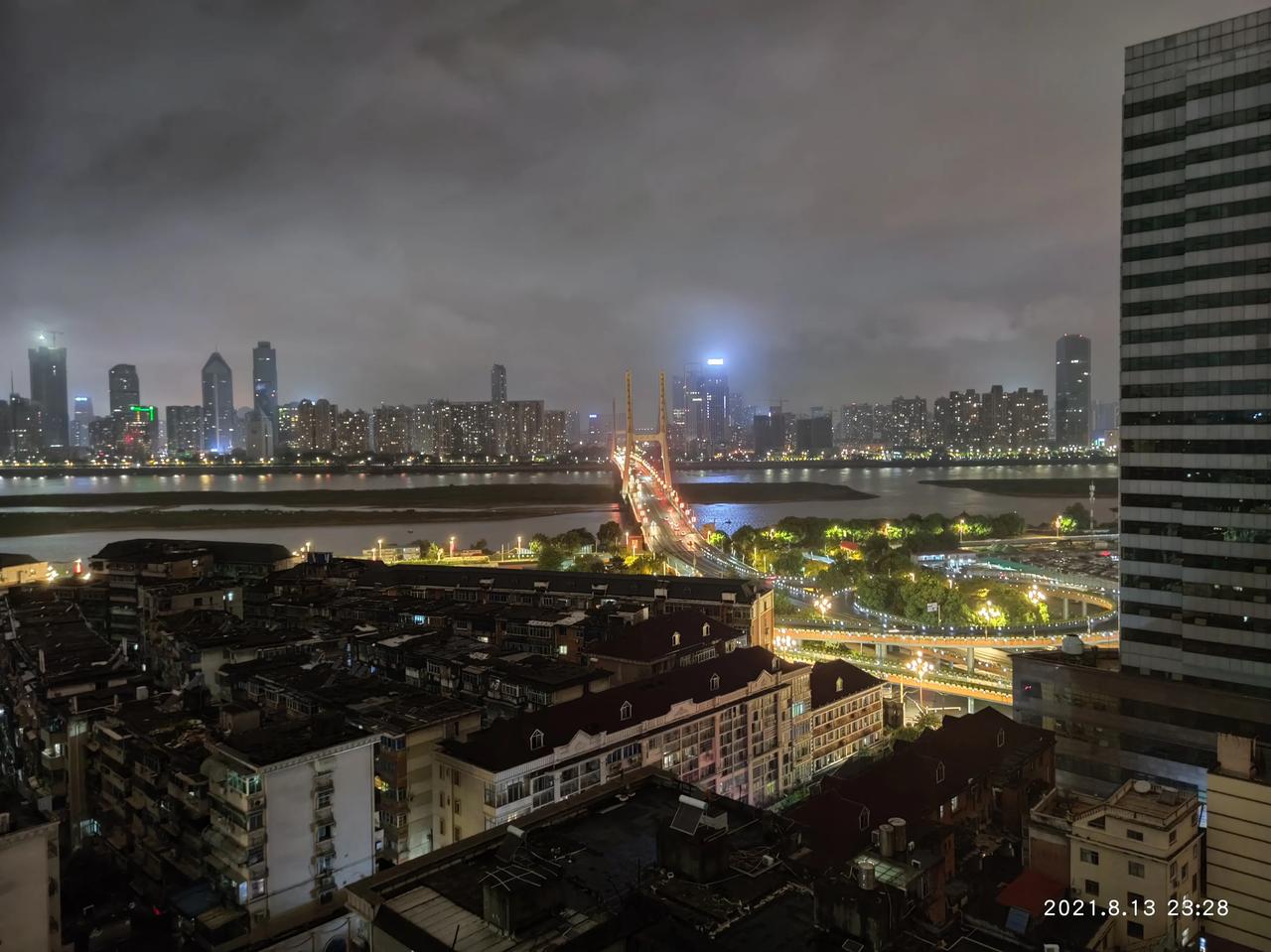 现在的人都越来越浮躁，越来越不能沉下心来好好思考，当然也包括我