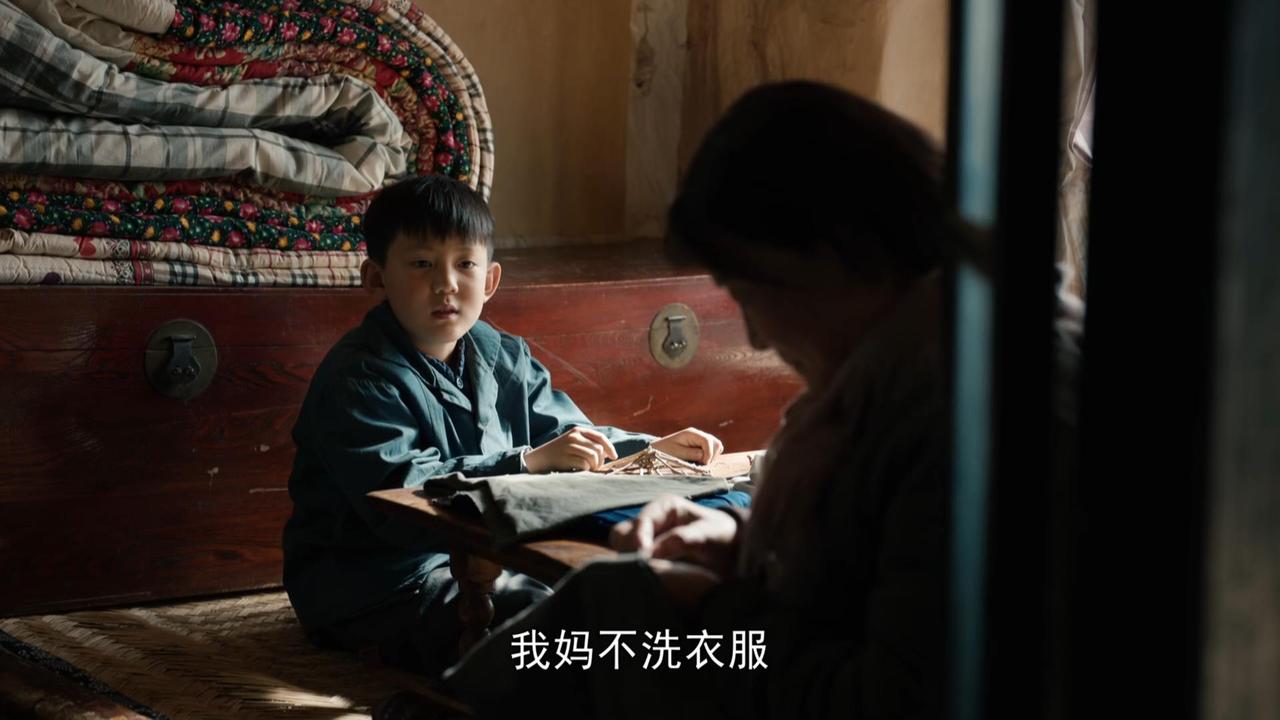 老太太对孙子说：将来你长大了娶媳妇，可一定要找爱干净的，利利索索的，能洗衣服，能
