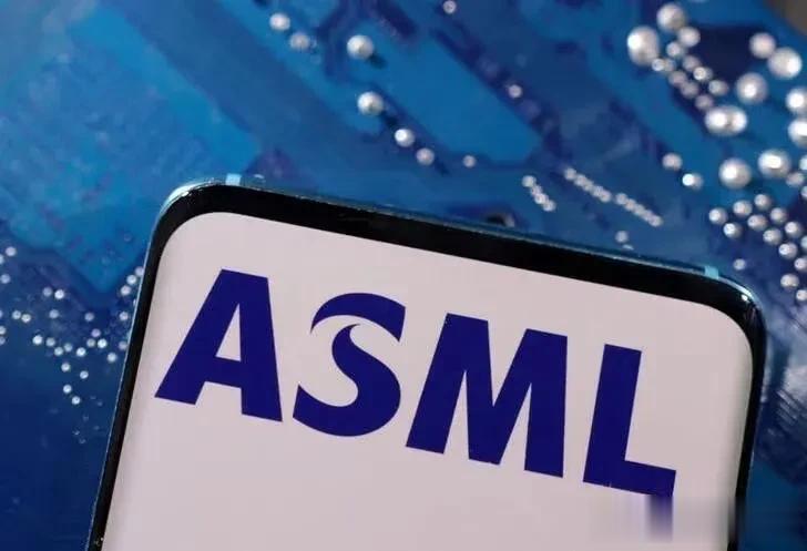 2018年4月17日，荷兰公司ASML通过光刻系统成为世界上最大的半导体制造机器