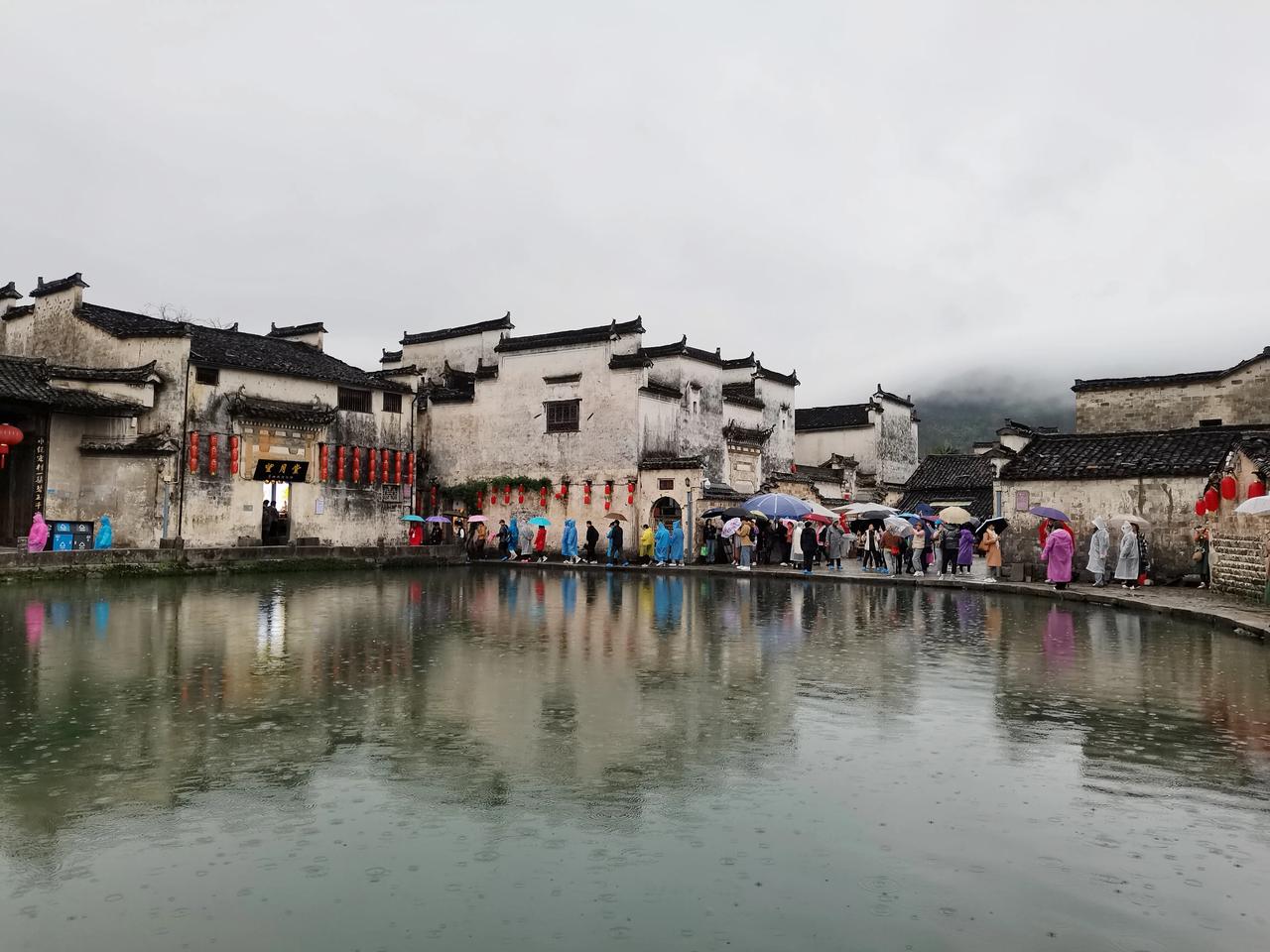 中医讲阴阳，阳盛则阴衰，阴盛则阳衰，而万事万物的发生，发展变化也充满着阴阳学术的