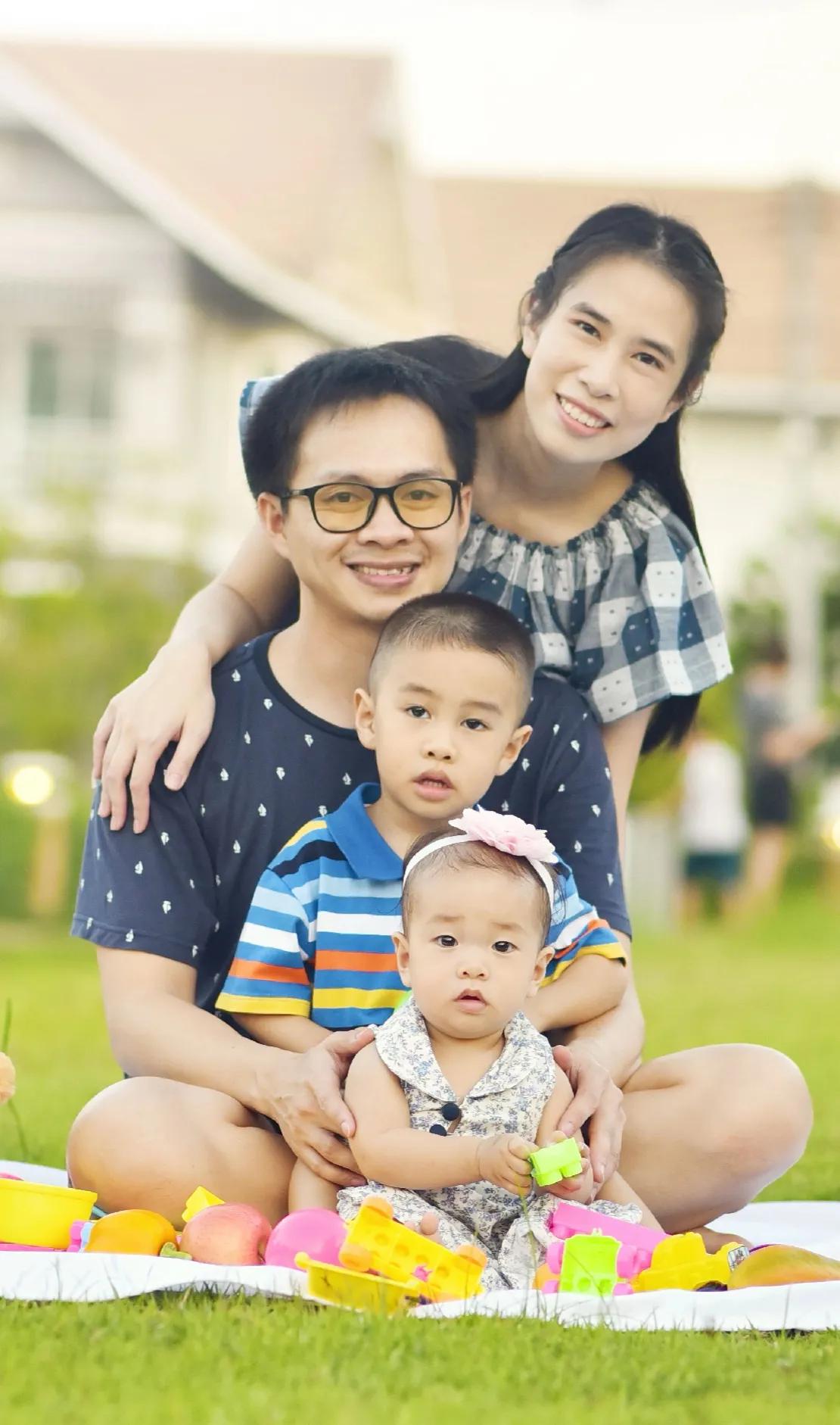 男子常年在外打工，结婚三年后发现一双儿女都非亲生，妻子愿意离婚，但对鉴定结果不认