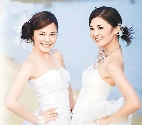 这才是真正的中年“美少女”吧？
