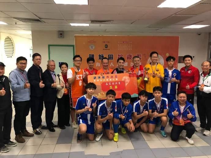 郭晶晶小叔子吃胖了吗？近照曝光身材走形！
大家都知道郭晶晶嫁给了霍启刚，而霍启刚