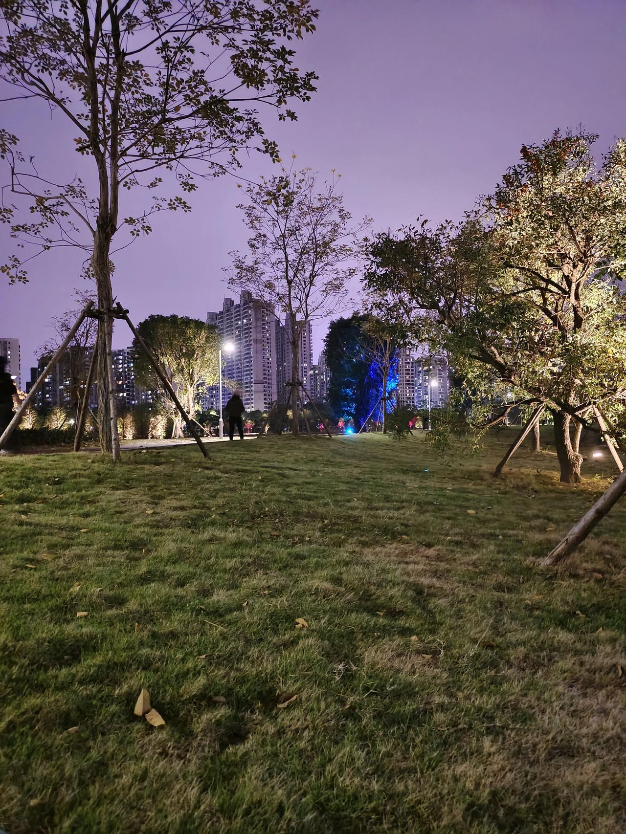热天来了，以后都来这里跑步！[可爱][可爱]心圩江公园