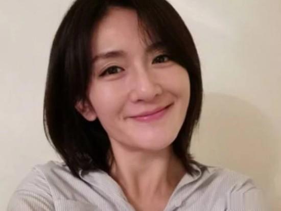 那些与何炅关系密切的人，谢娜上榜，网友：最后一位太令人心疼
在娱乐圈中总是有一些