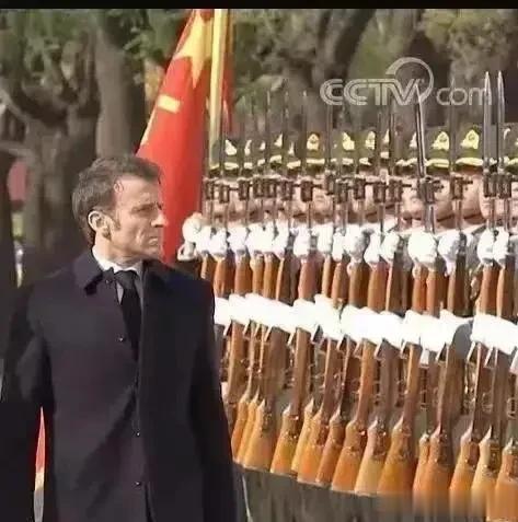 还是那个揍性！马克龙的话不必太当真！

在中国收获满满的马克龙，不自觉的得意洋洋