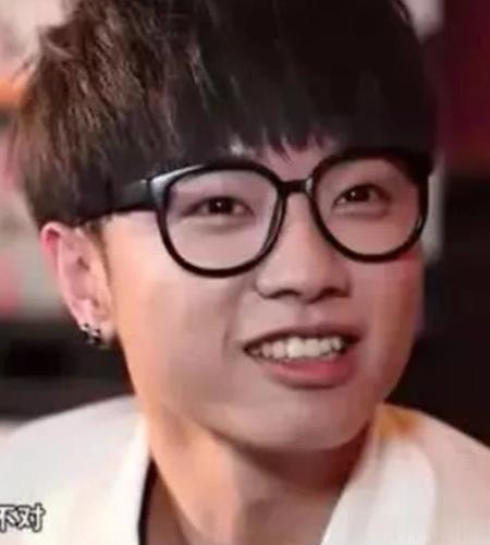 “暴瘦后，如同脱胎换骨”的男星，躲过毛不易，却被图4吓到！
哈喽，大家好，欢迎收