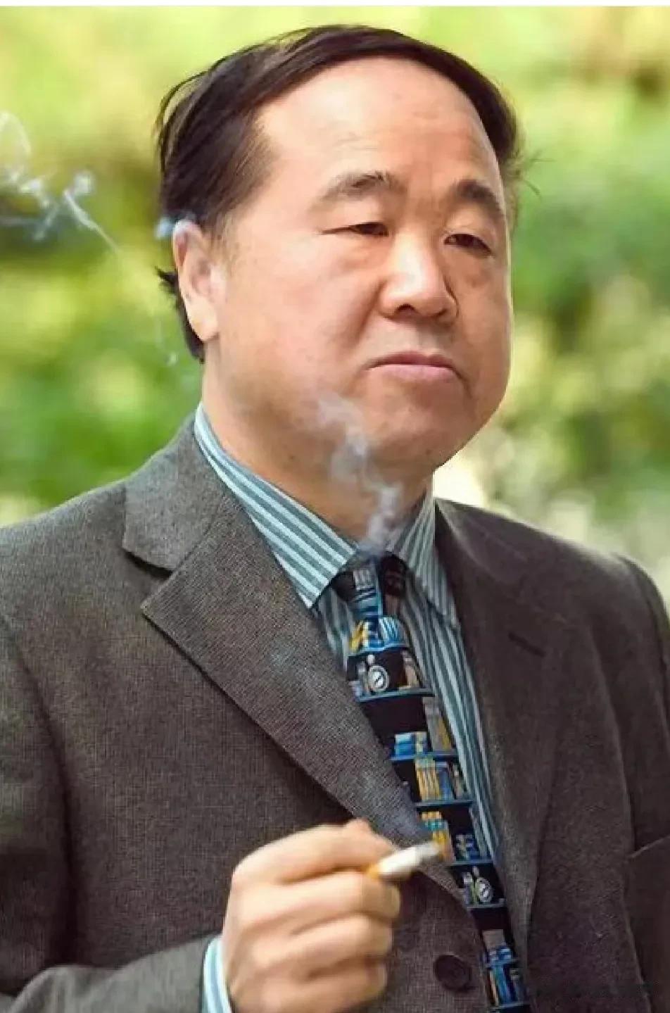 莫言：真正的爱，在不在身边，都一样的地老天荒，能不能相见，都一样的魂牵梦绕。
彼