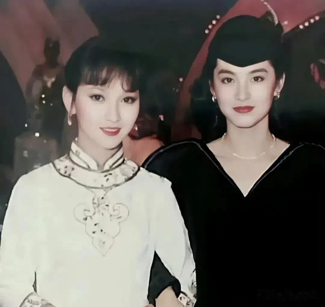 没想到赵雅芝与林青霞还同台过，