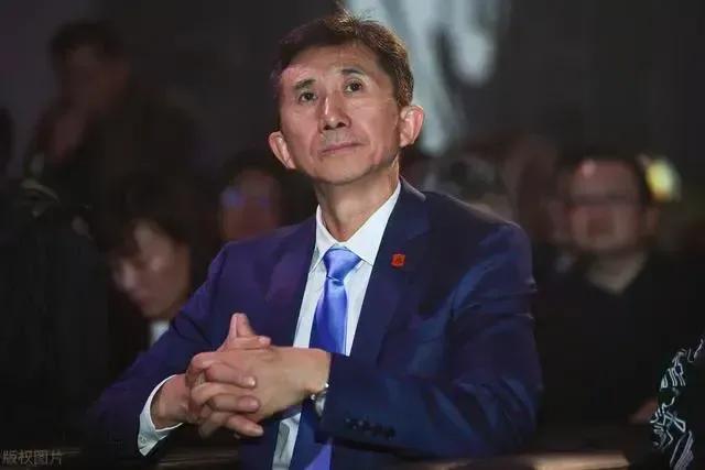 为什么中国足球总是要找外行人来管理？

网上传言白喜林将空降足协，成中国足球新掌