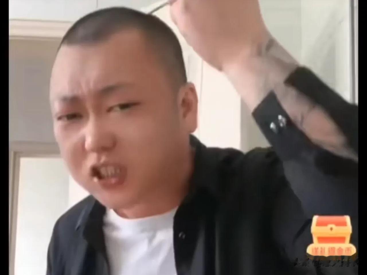 闷倒驴斥责小辉，骂仙洋是忘恩负义！

小辉最近为了洗驴家粉一直在骂仙洋，最近小辉