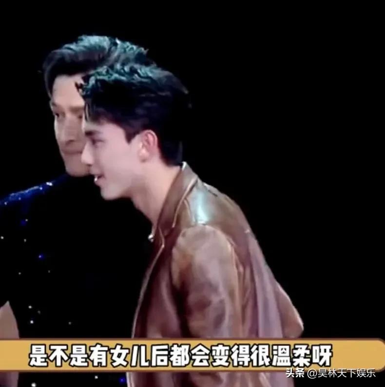 胡歌当了爸爸后真的变了，被路人问到要合照，说话不仅小声还有点宠溺，整个人散发着幸