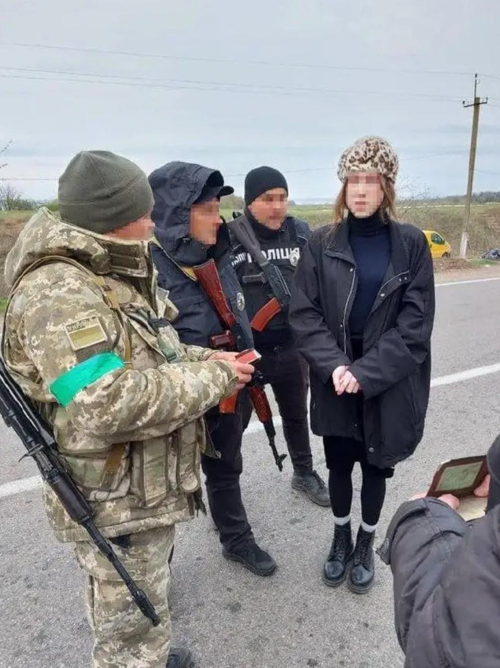 #历史那些事[超话]#乌克兰男人太难了！一乌克兰男子为了不被送往战场，竟然把自己