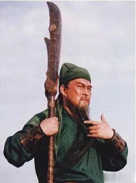 #刘备为何不让赵云留守荆州?# 赵云这时候的地位还是低，和关羽张飞这种级别的大将
